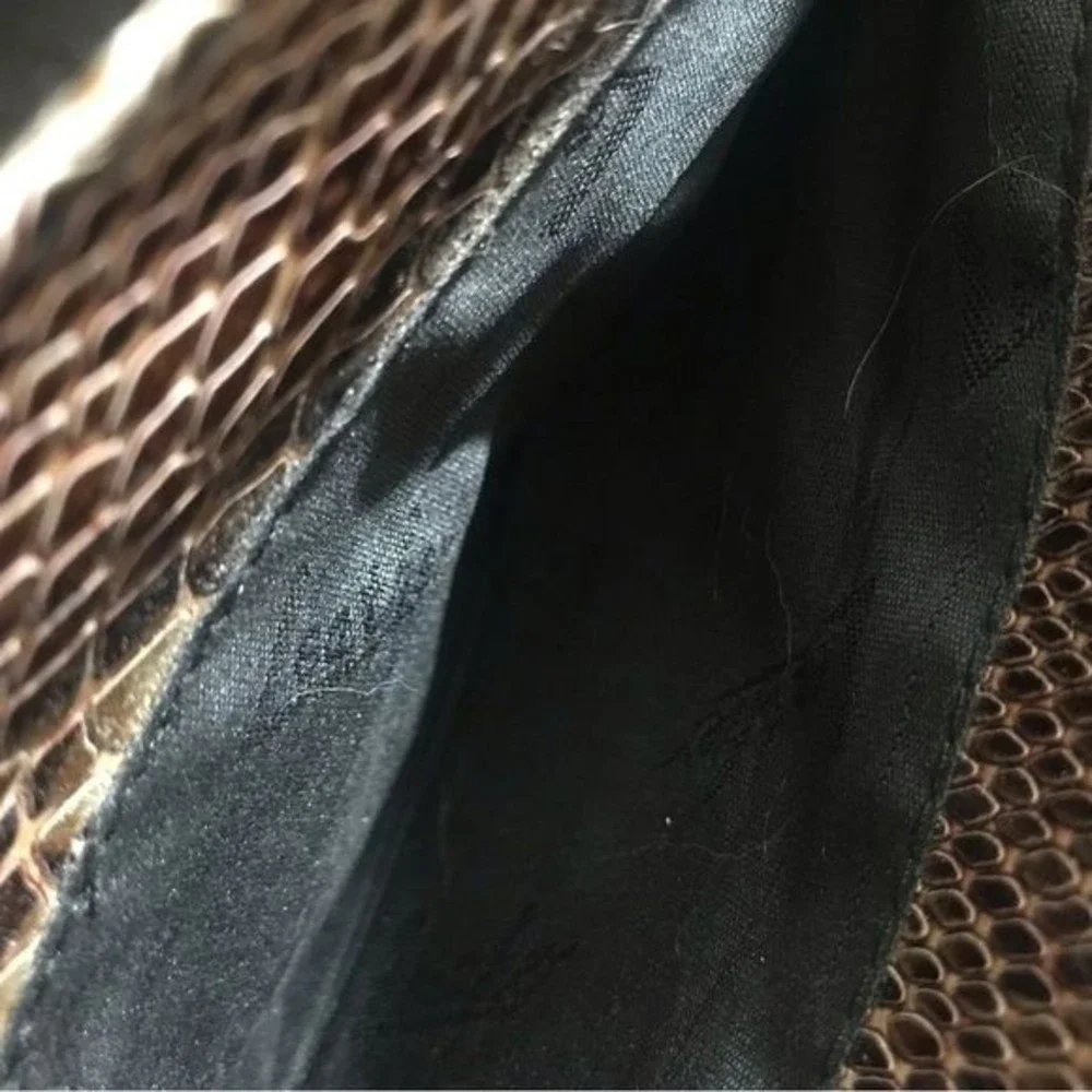N/A leather snake